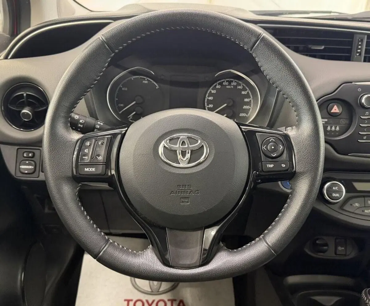Toyota Yaris usata a Monza e Brianza (8)