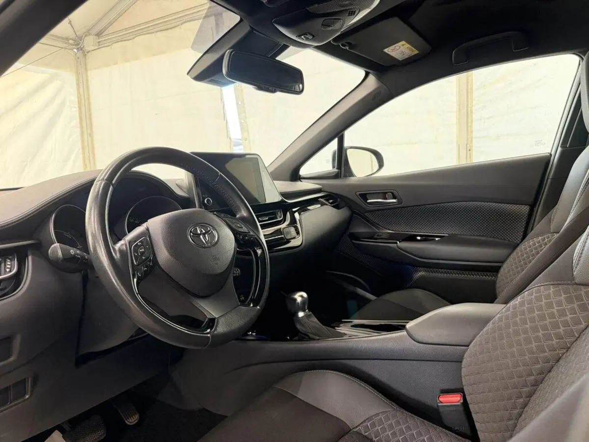 Toyota Toyota C-HR usata a Monza e Brianza (12)