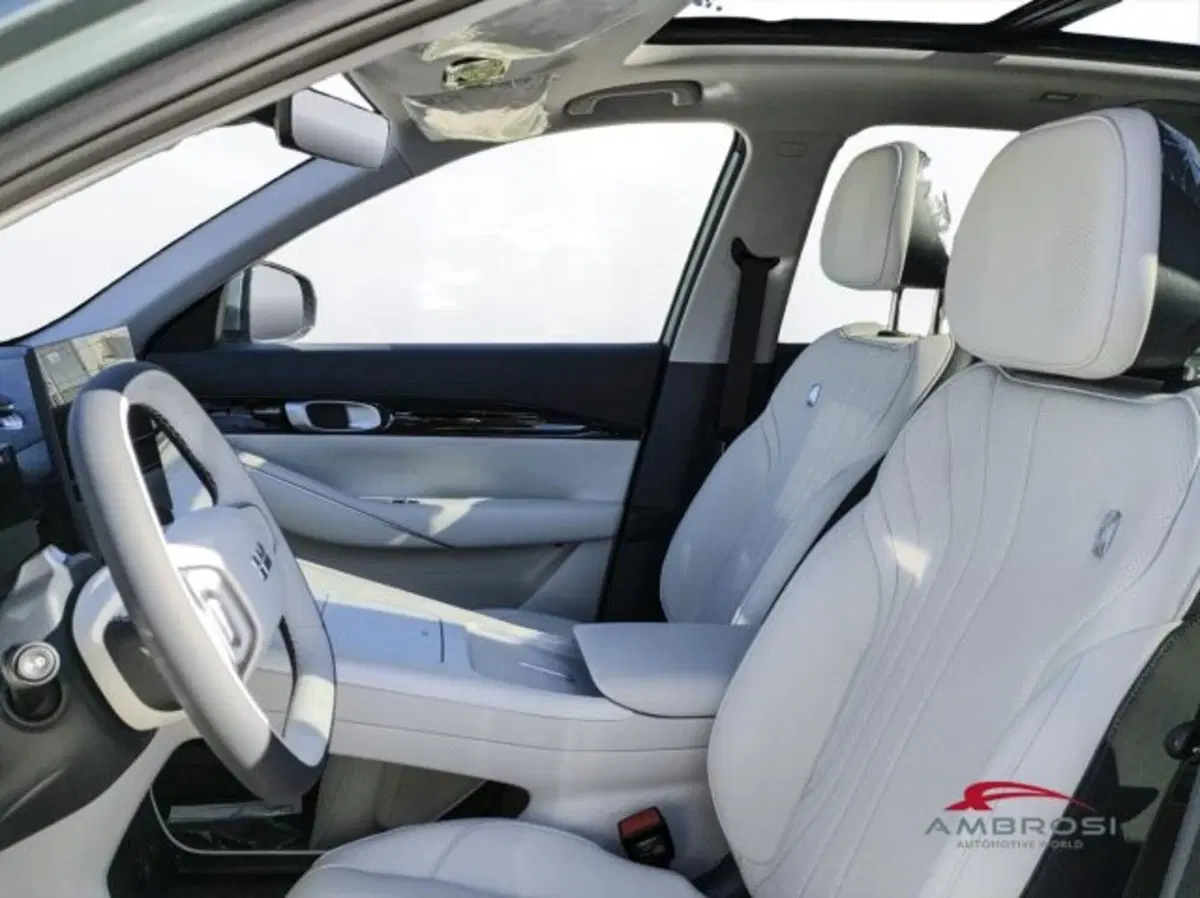 Geely EX5 nuova a Perugia (9)