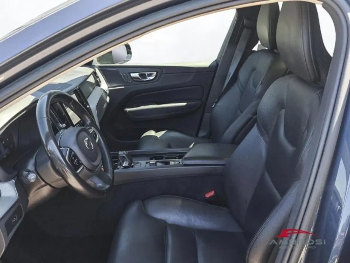 Volvo XC60 usata a Perugia (9)