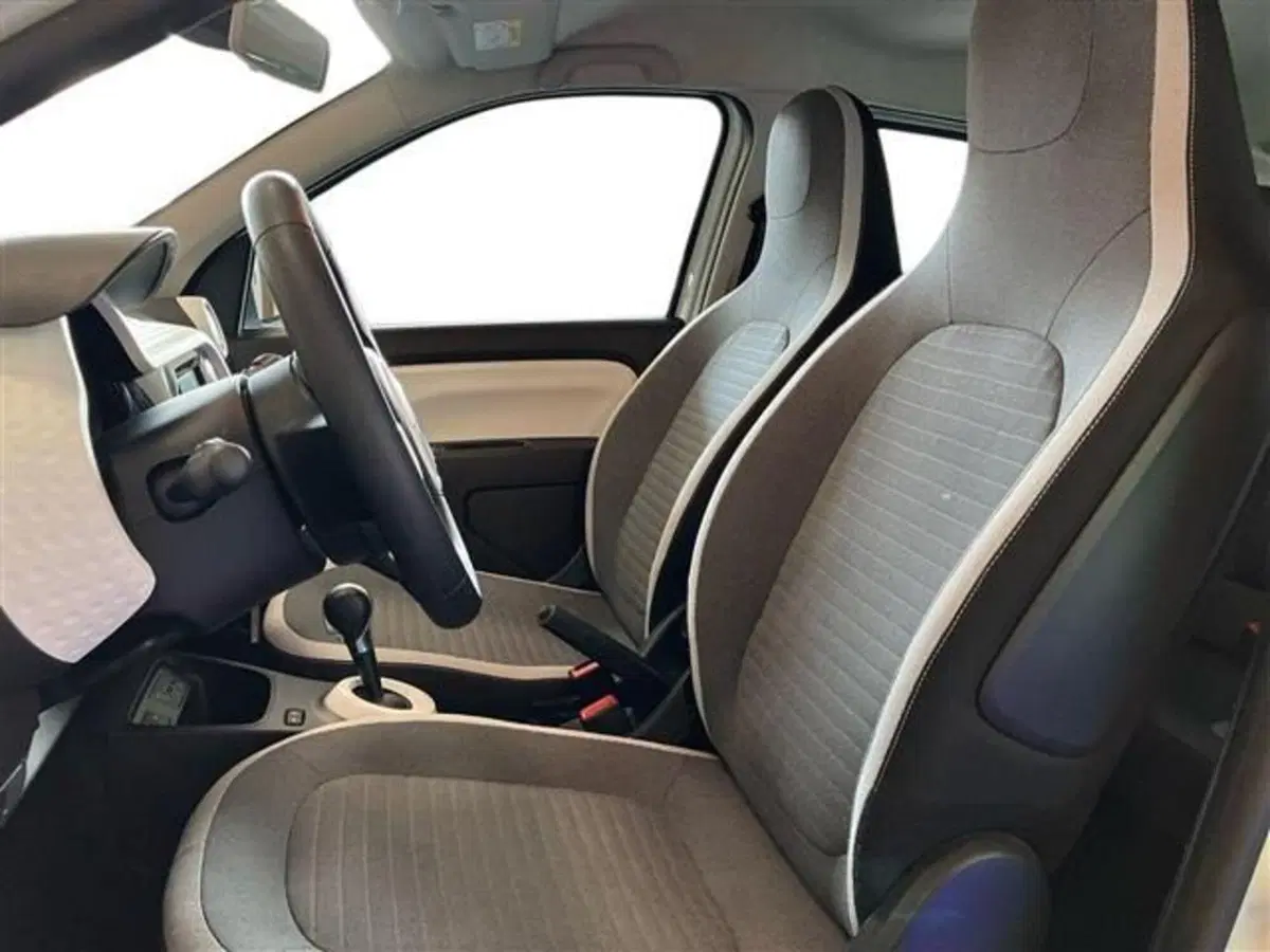 Renault Twingo usata a Como (10)