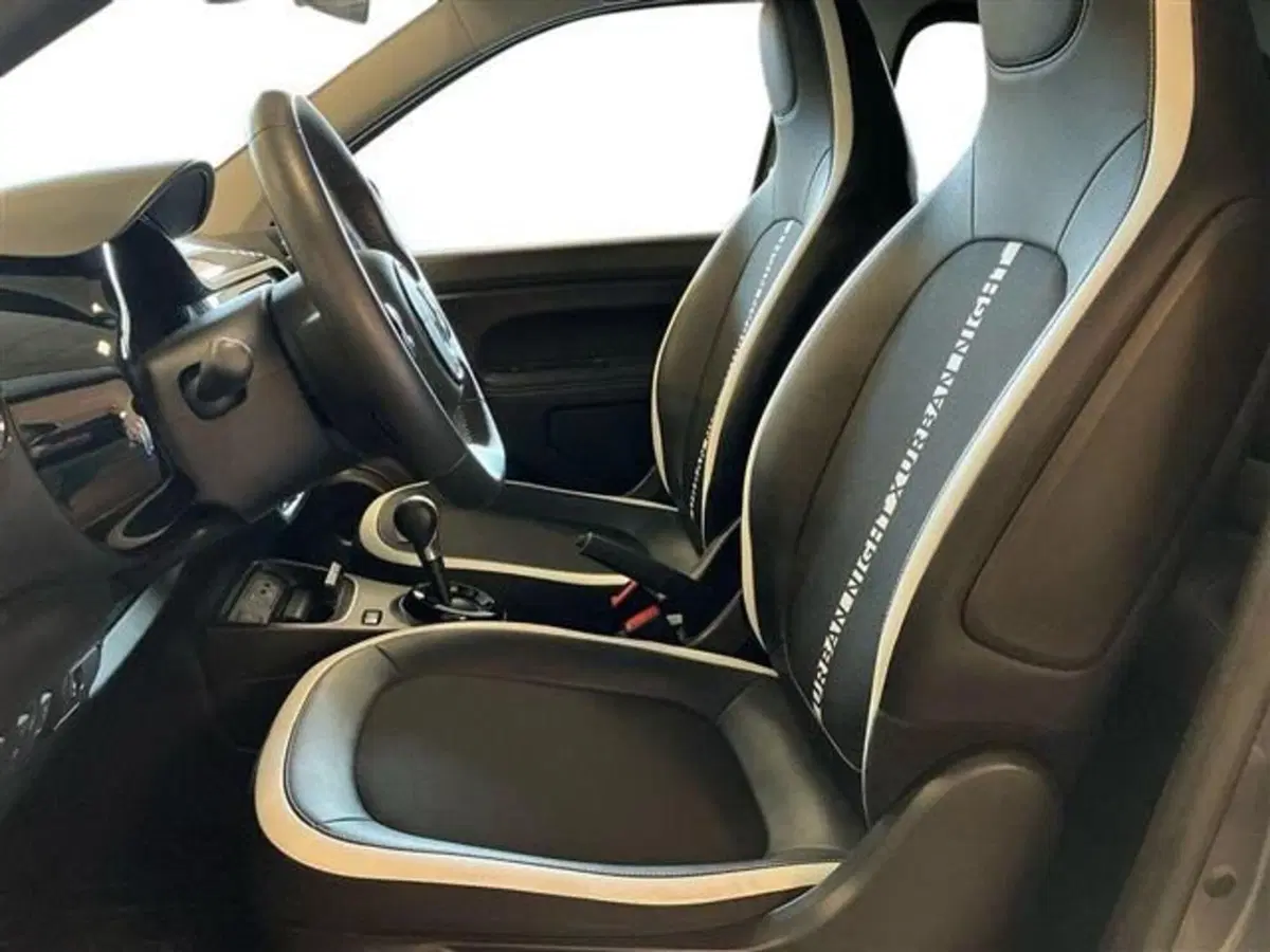 Renault Twingo usata a Como (10)