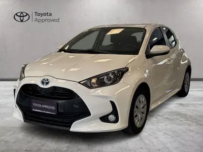 Toyota Yaris 1.5 Hybrid 5 porte Energy del 2022 usata a Prato