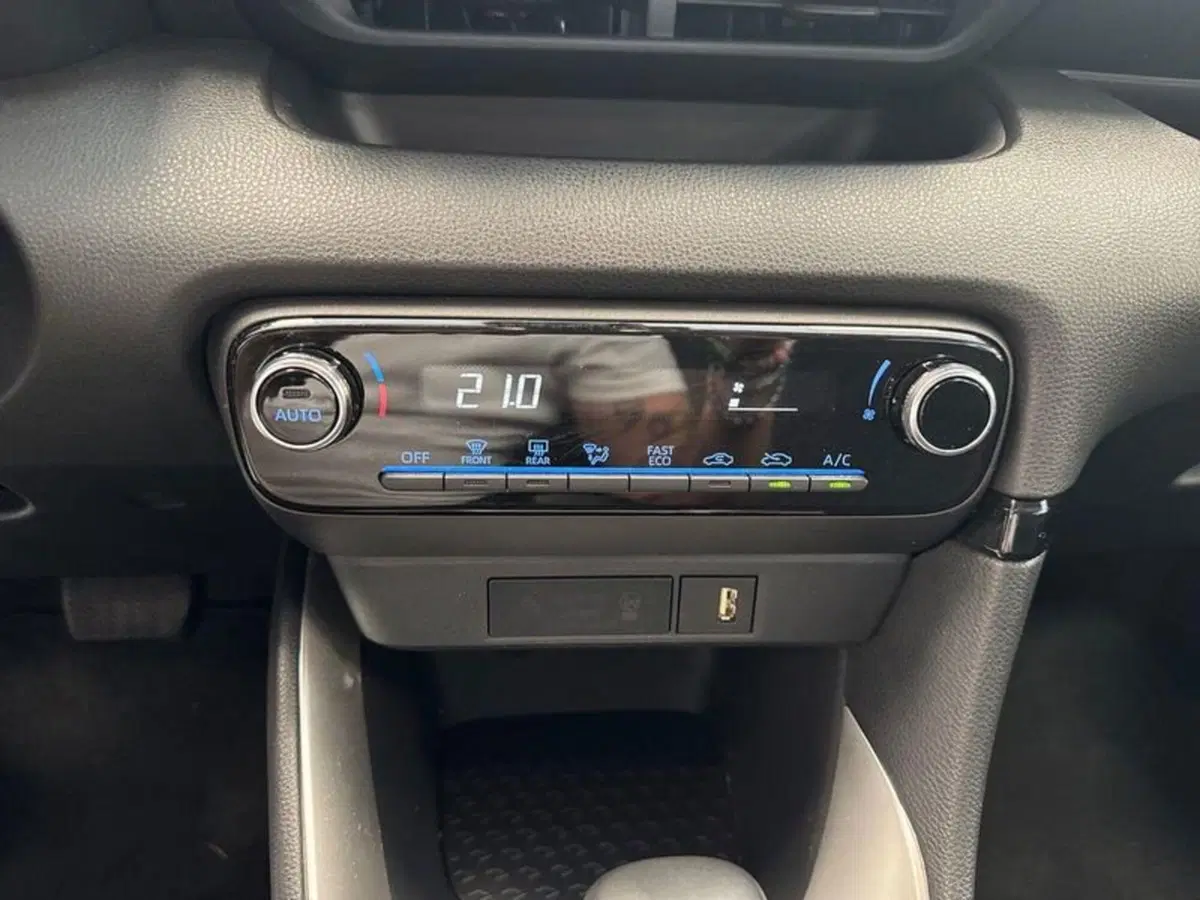 Toyota Yaris usata a Prato (17)