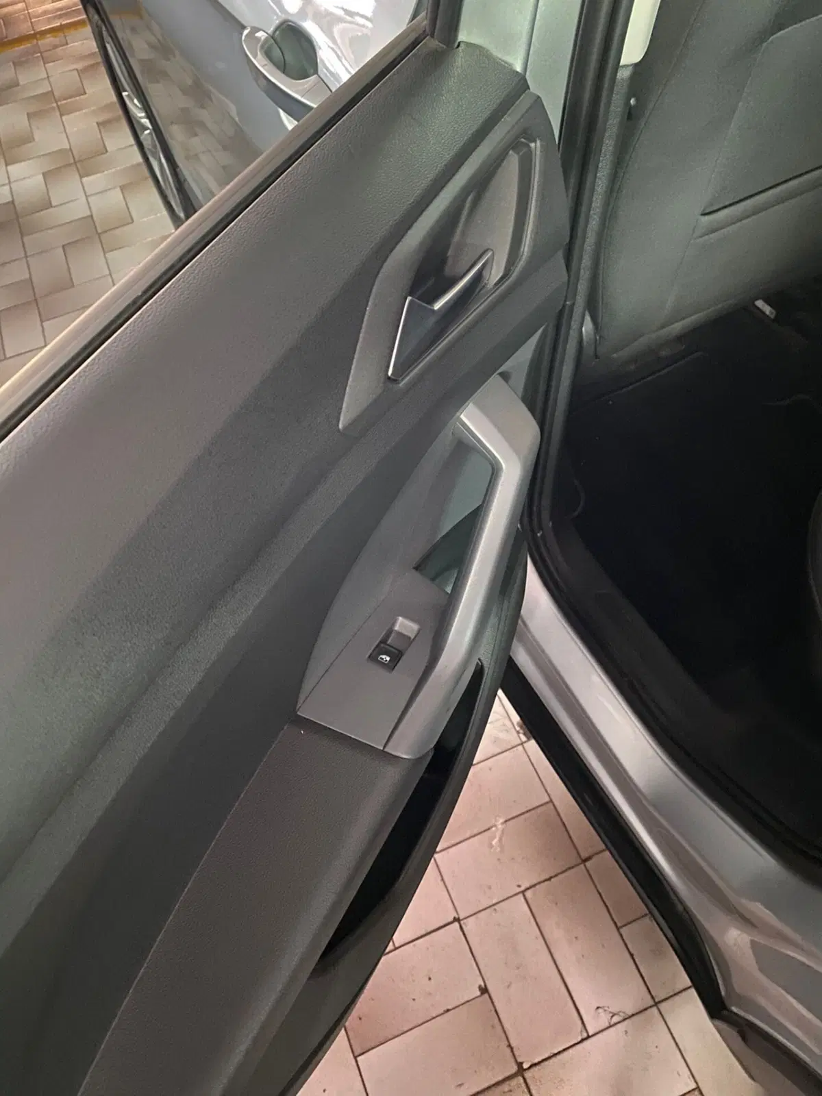 Volkswagen T-Cross usata a Cagliari (12)