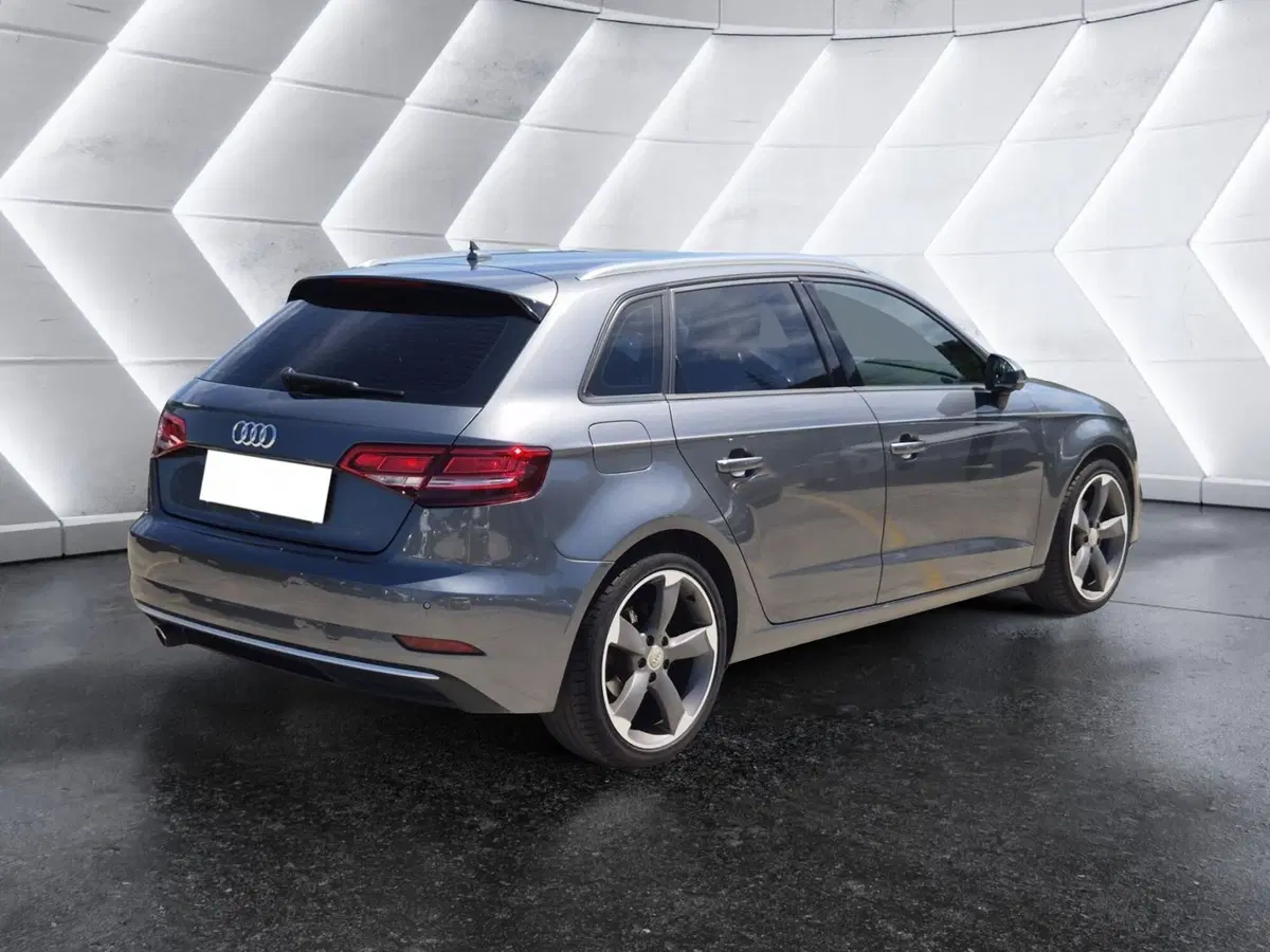 Audi A3 Sportback usata  (4)
