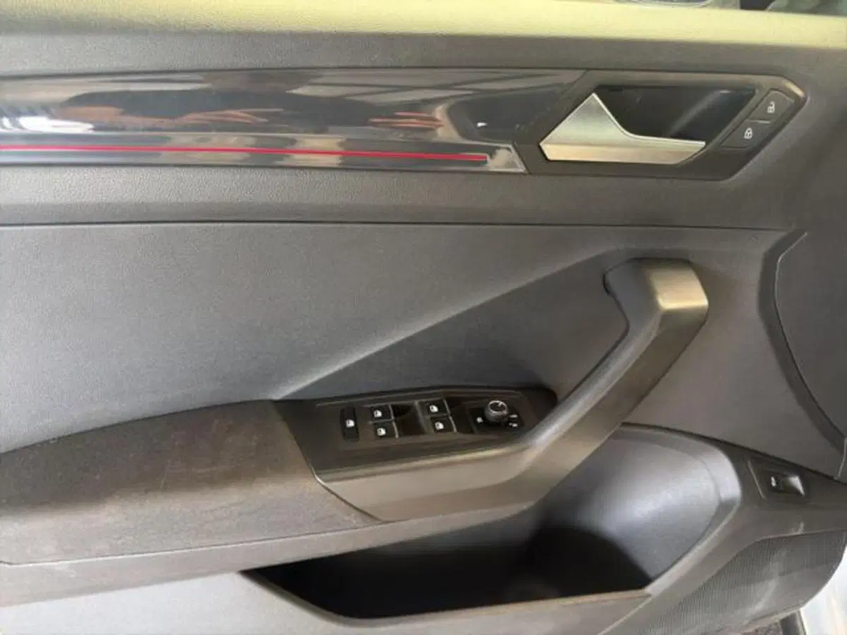 Volkswagen T-Roc usata a Milano (13)
