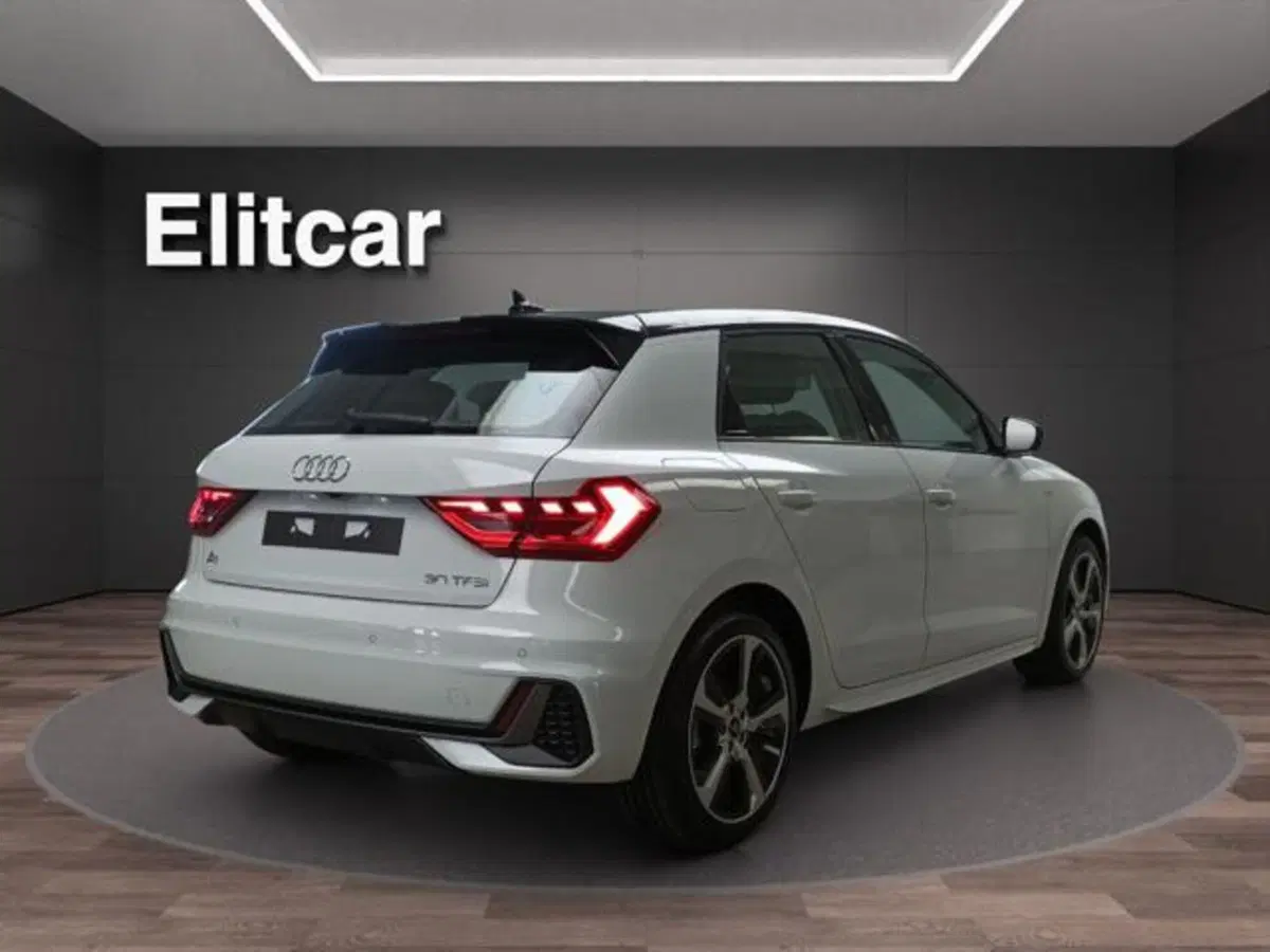 Audi A1 Sportback nuova a Milano (4)