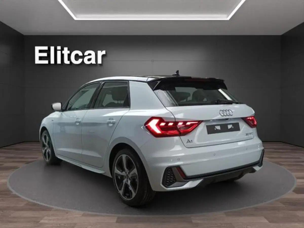 Audi A1 Sportback nuova a Milano (7)