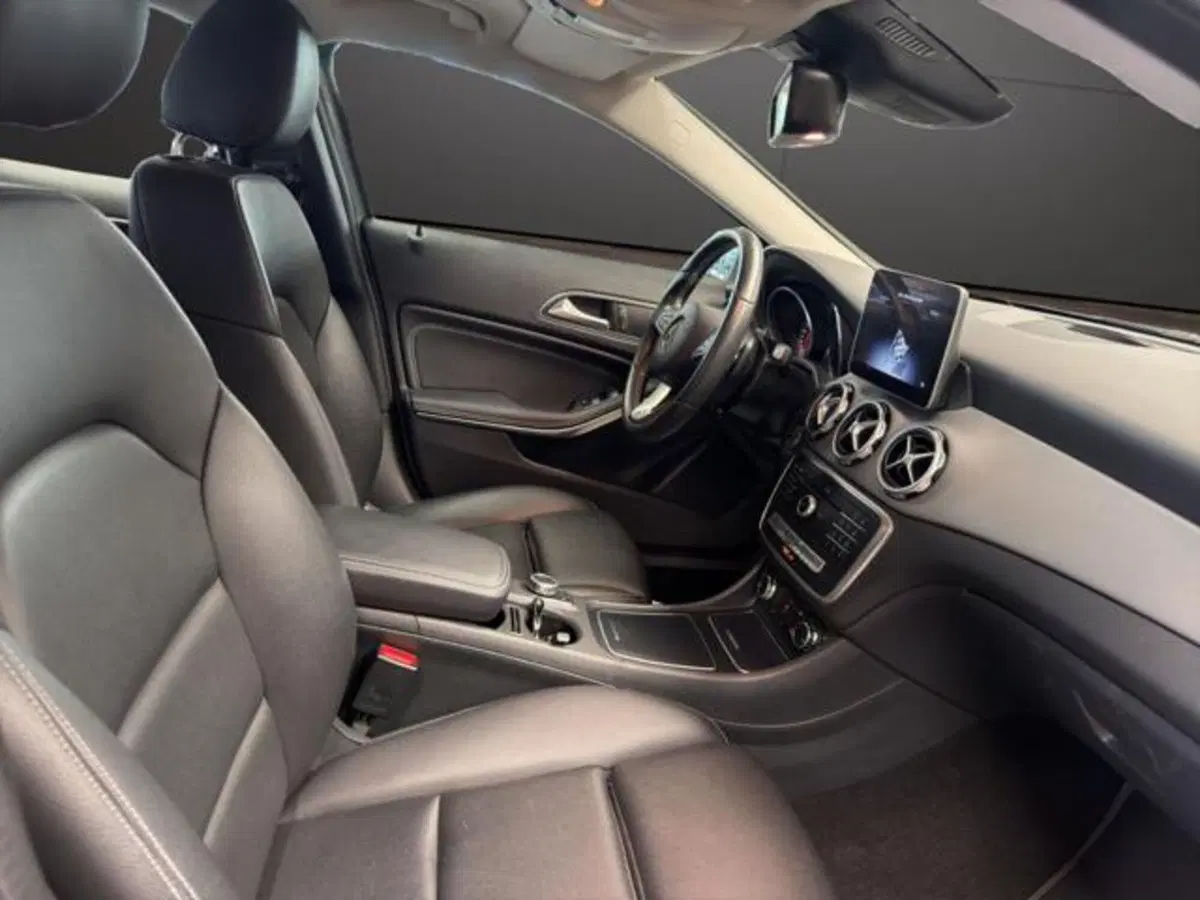 Mercedes-Benz GLA SUV usata a Milano (11)