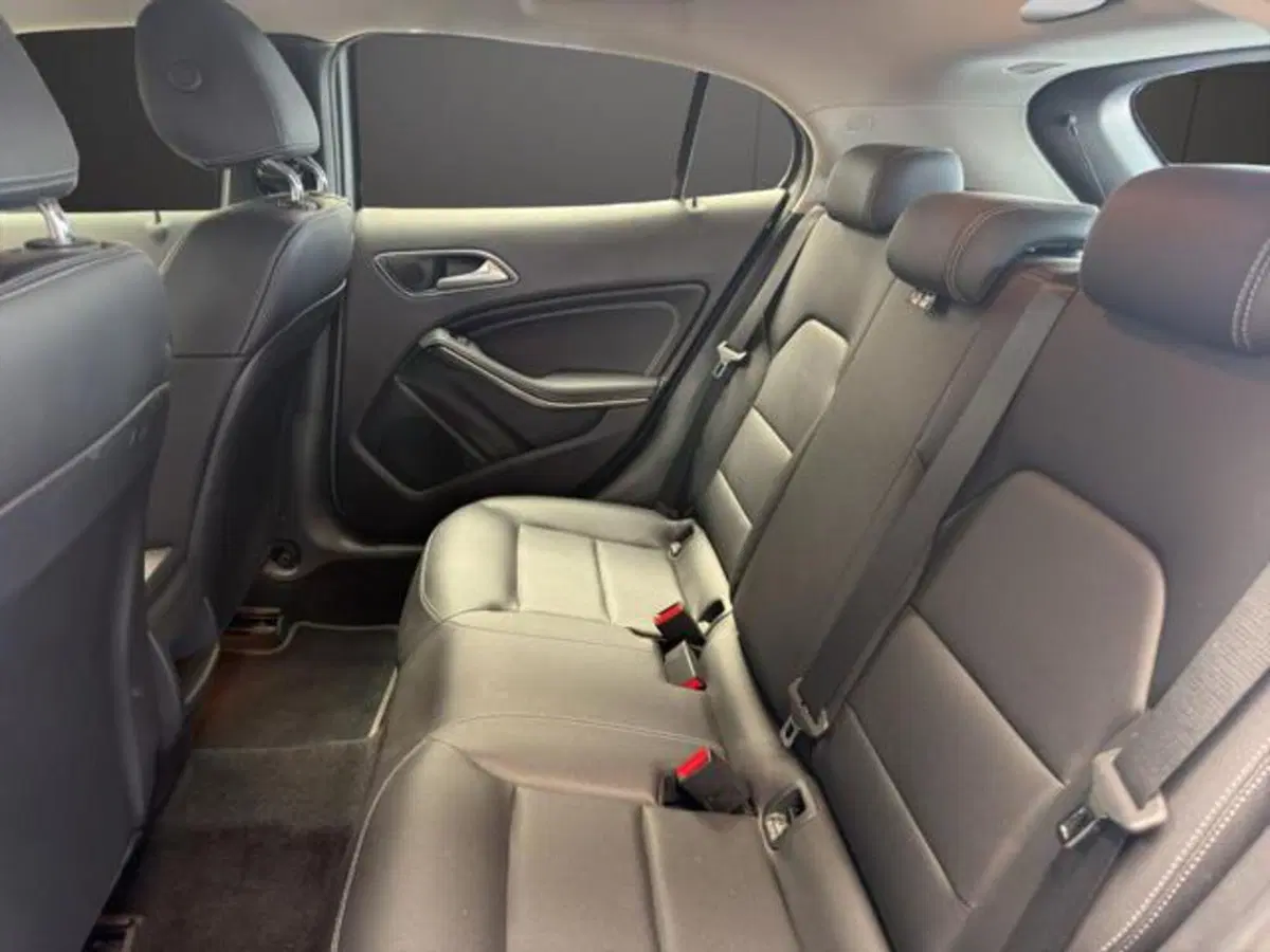 Mercedes-Benz GLA SUV usata a Milano (12)