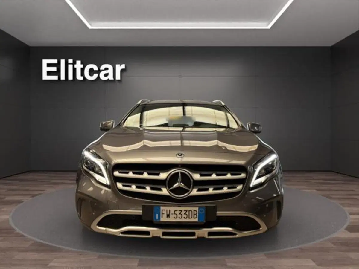 Mercedes-Benz GLA SUV usata a Milano (2)