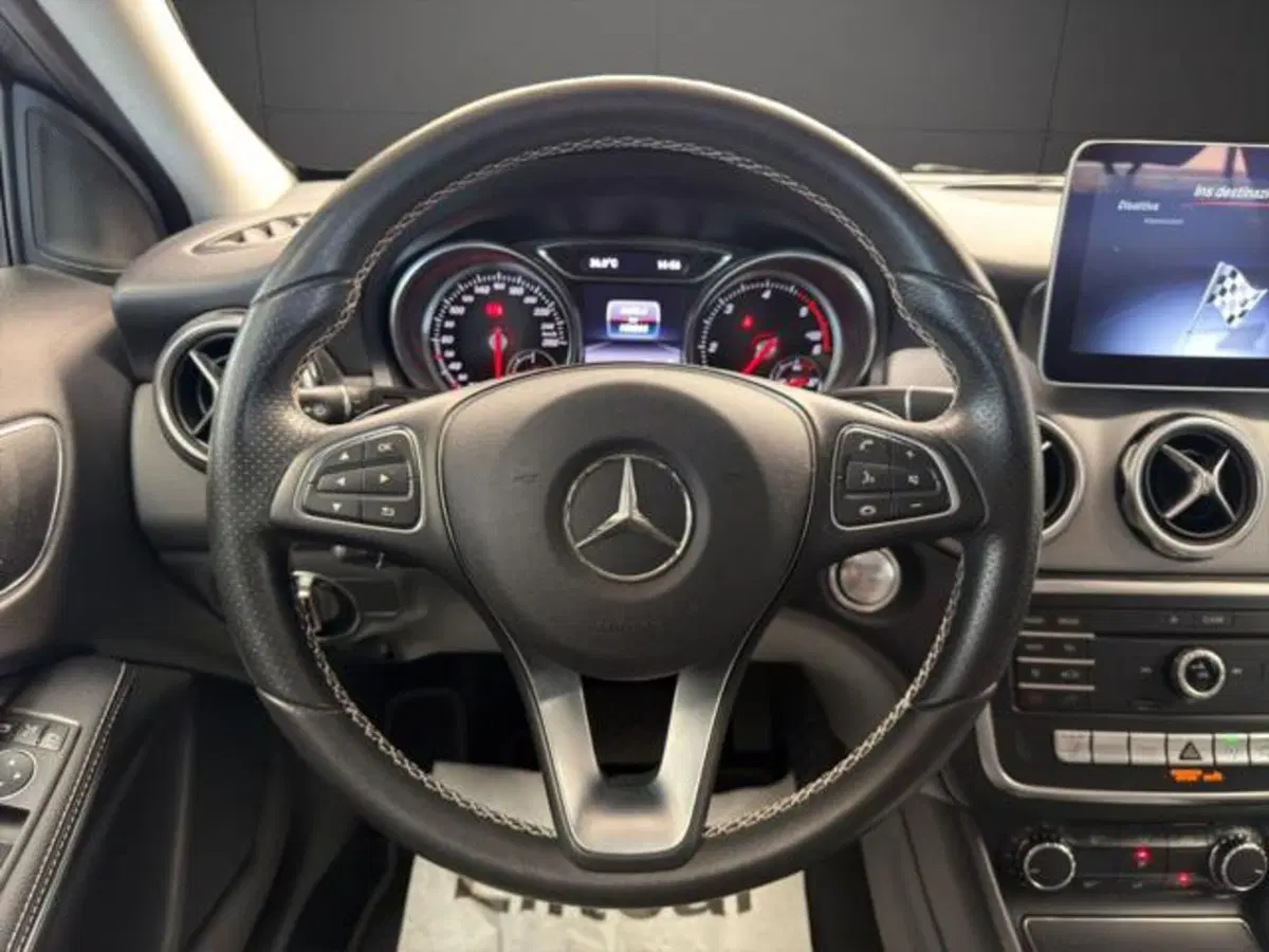 Mercedes-Benz GLA SUV usata a Milano (8)