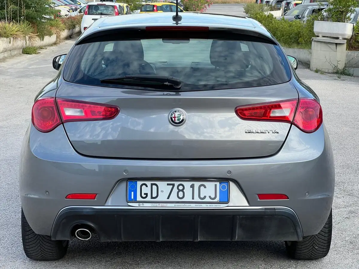 Alfa Romeo Giulietta usata a Matera (10)