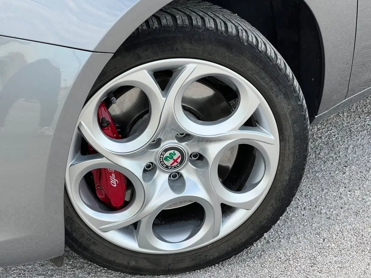 Alfa Romeo Giulietta usata a Matera (3)
