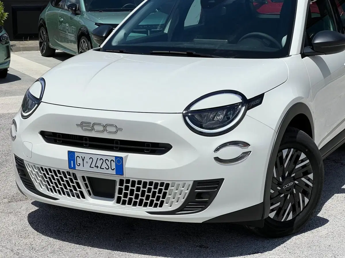 Fiat 600 nuova a Matera (2)
