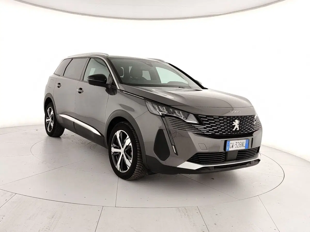 Peugeot 5008 usata a Caserta