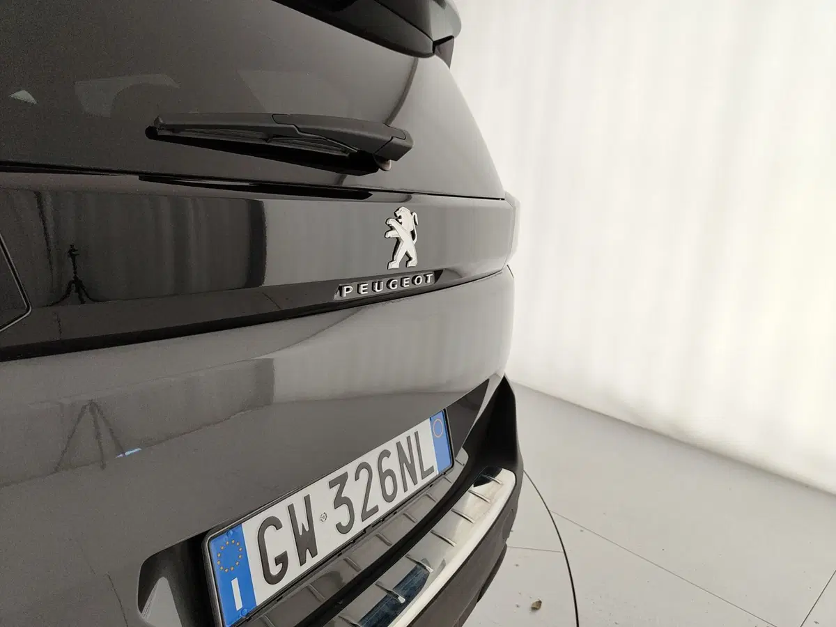 Peugeot 5008 usata a Caserta (10)