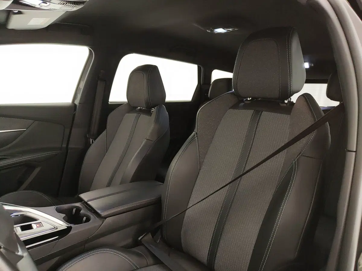 Peugeot 5008 usata a Caserta (18)