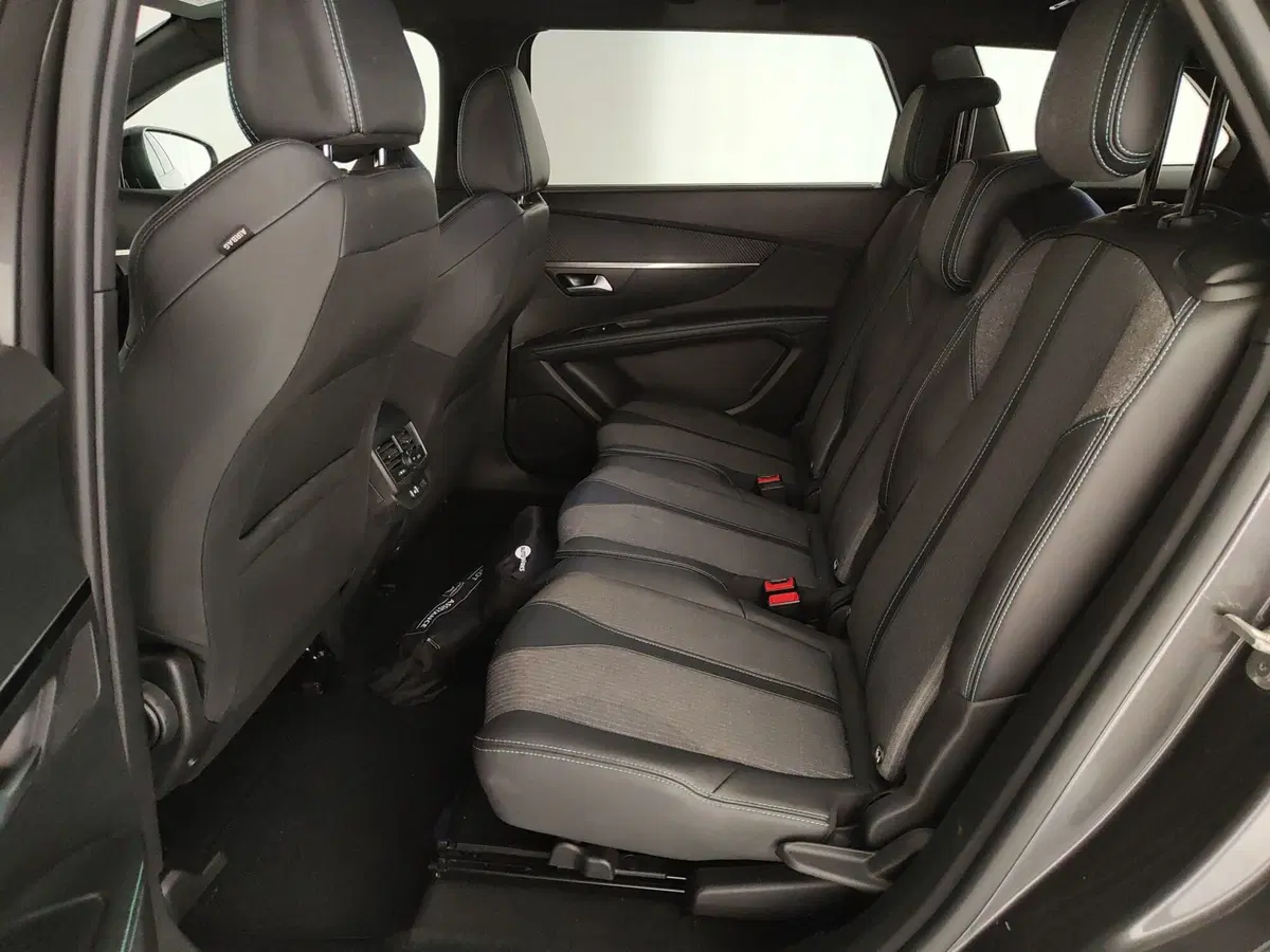 Peugeot 5008 usata a Caserta (19)