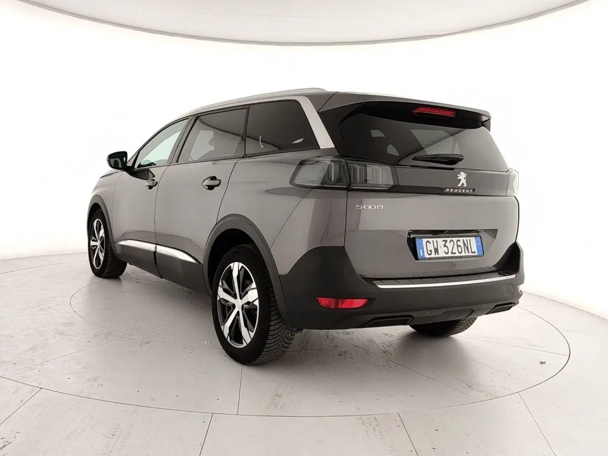 Peugeot 5008 usata a Caserta (4)