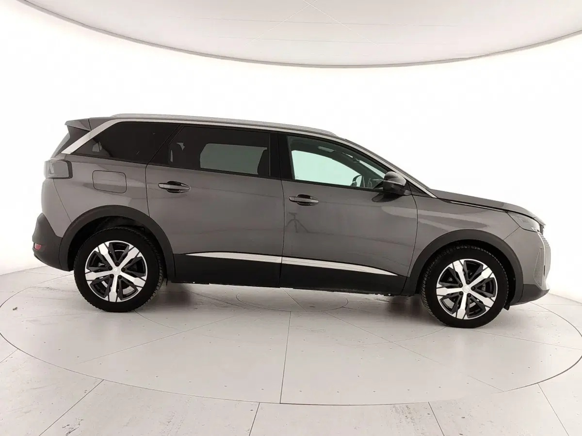 Peugeot 5008 usata a Caserta (7)
