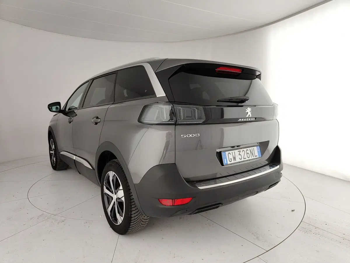 Peugeot 5008 usata a Caserta (9)