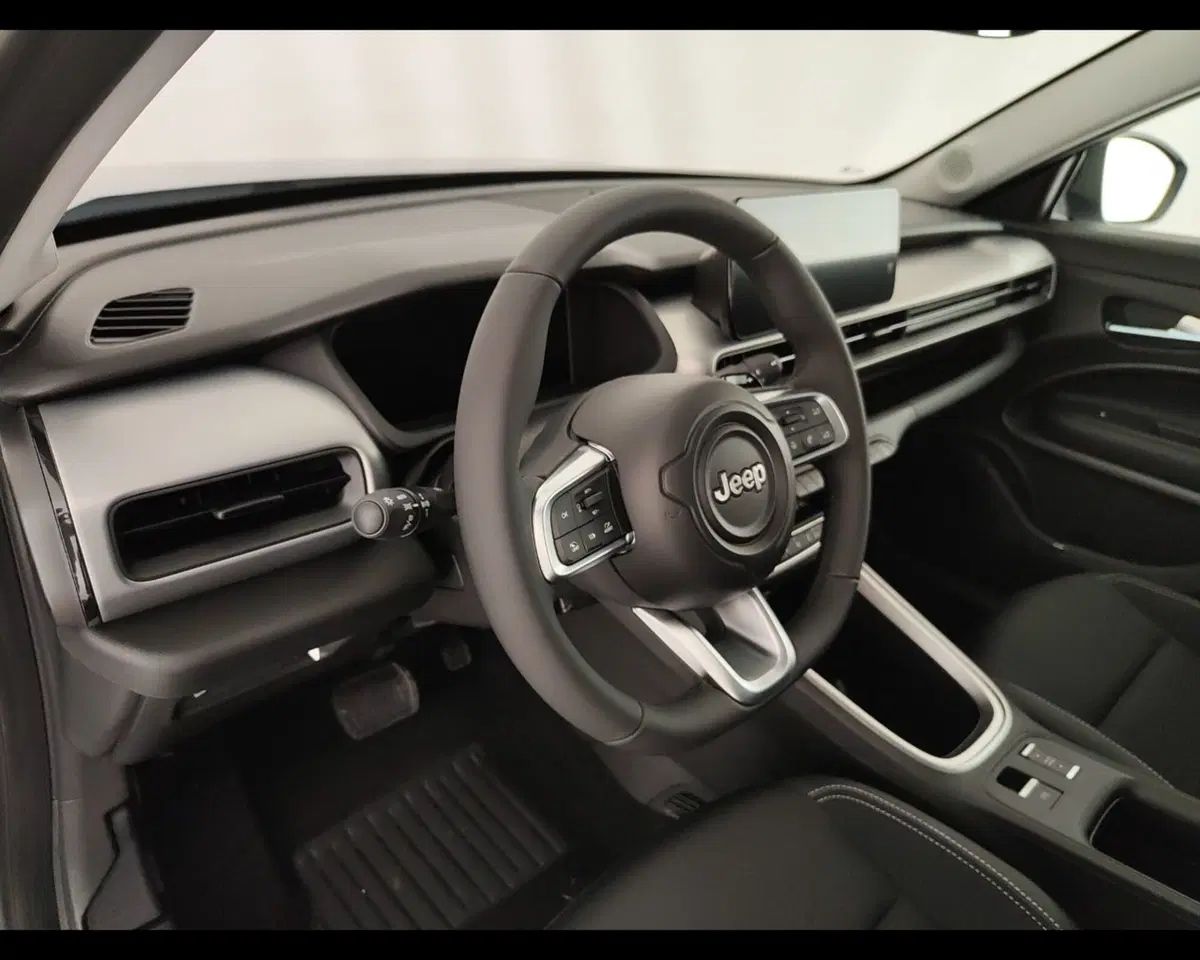 Jeep Avenger nuova a Caserta (19)