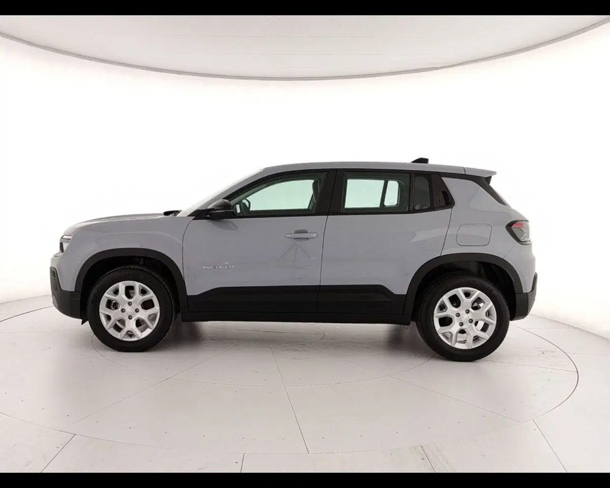 Jeep Avenger nuova a Caserta (4)