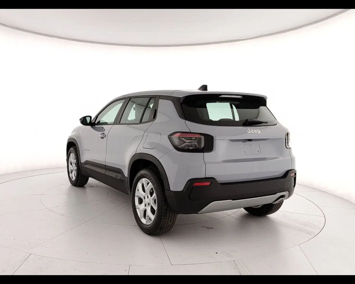 Jeep Avenger nuova a Caserta (5)