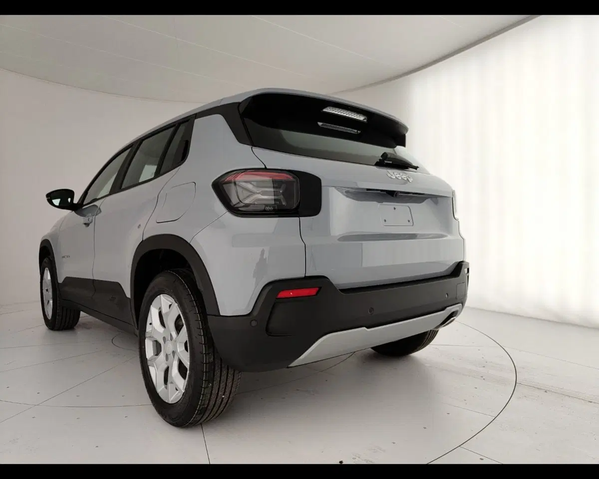 Jeep Avenger nuova a Caserta (9)