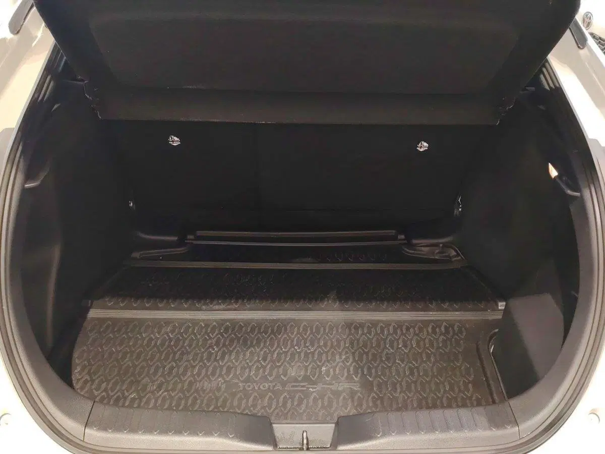 Toyota Toyota C-HR usata a Catania (6)