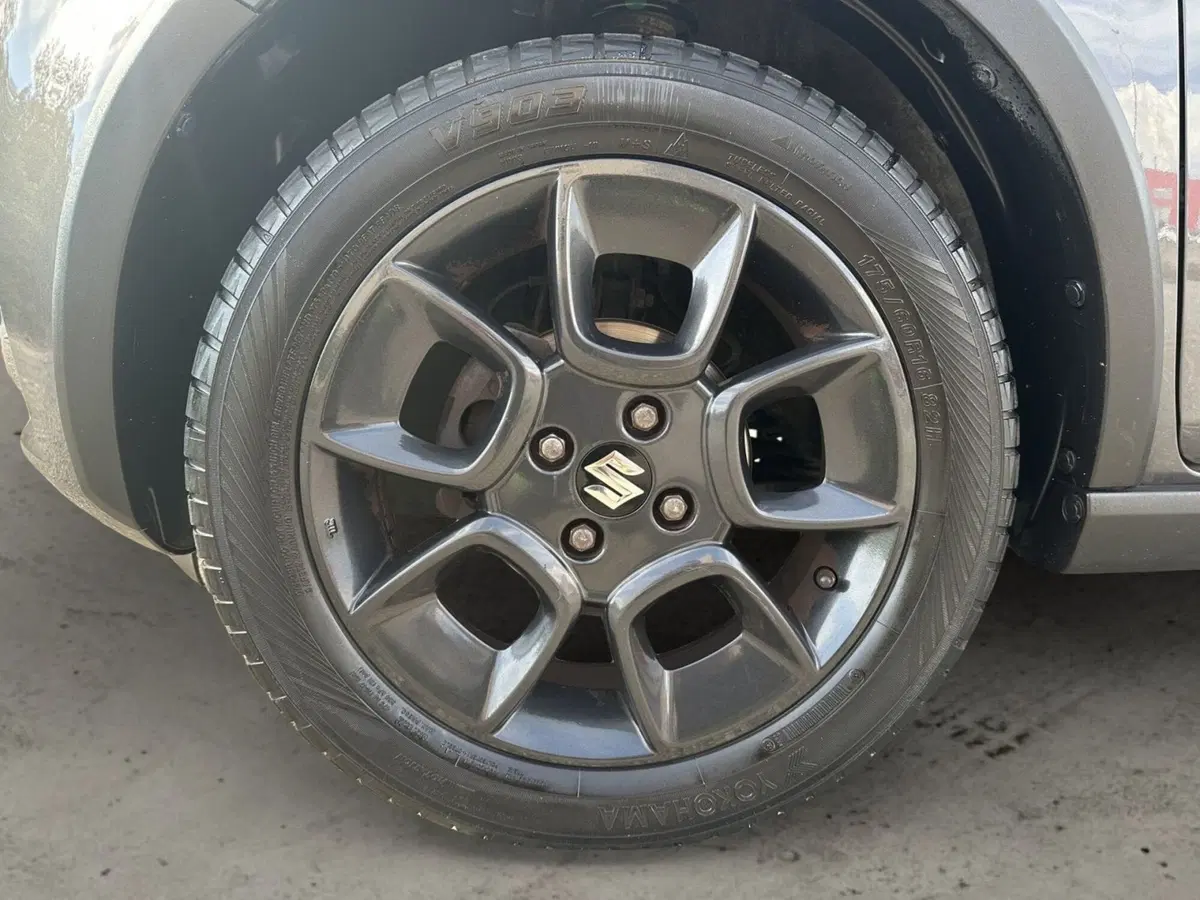 Suzuki Ignis usata a Pistoia (14)