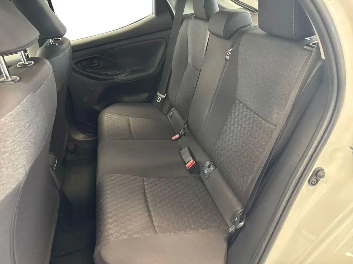 Toyota Yaris usata a Prato (15)
