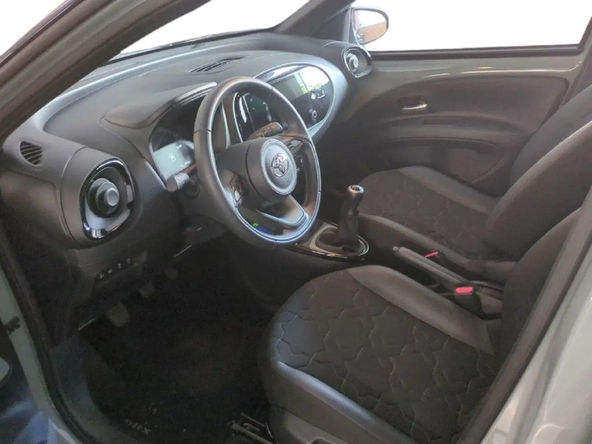Toyota Aygo X usata a Milano (12)