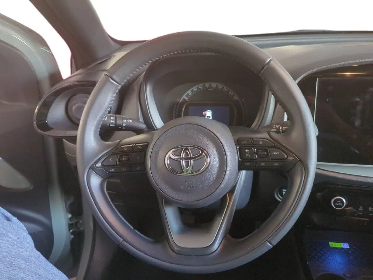 Toyota Aygo X usata a Milano (14)