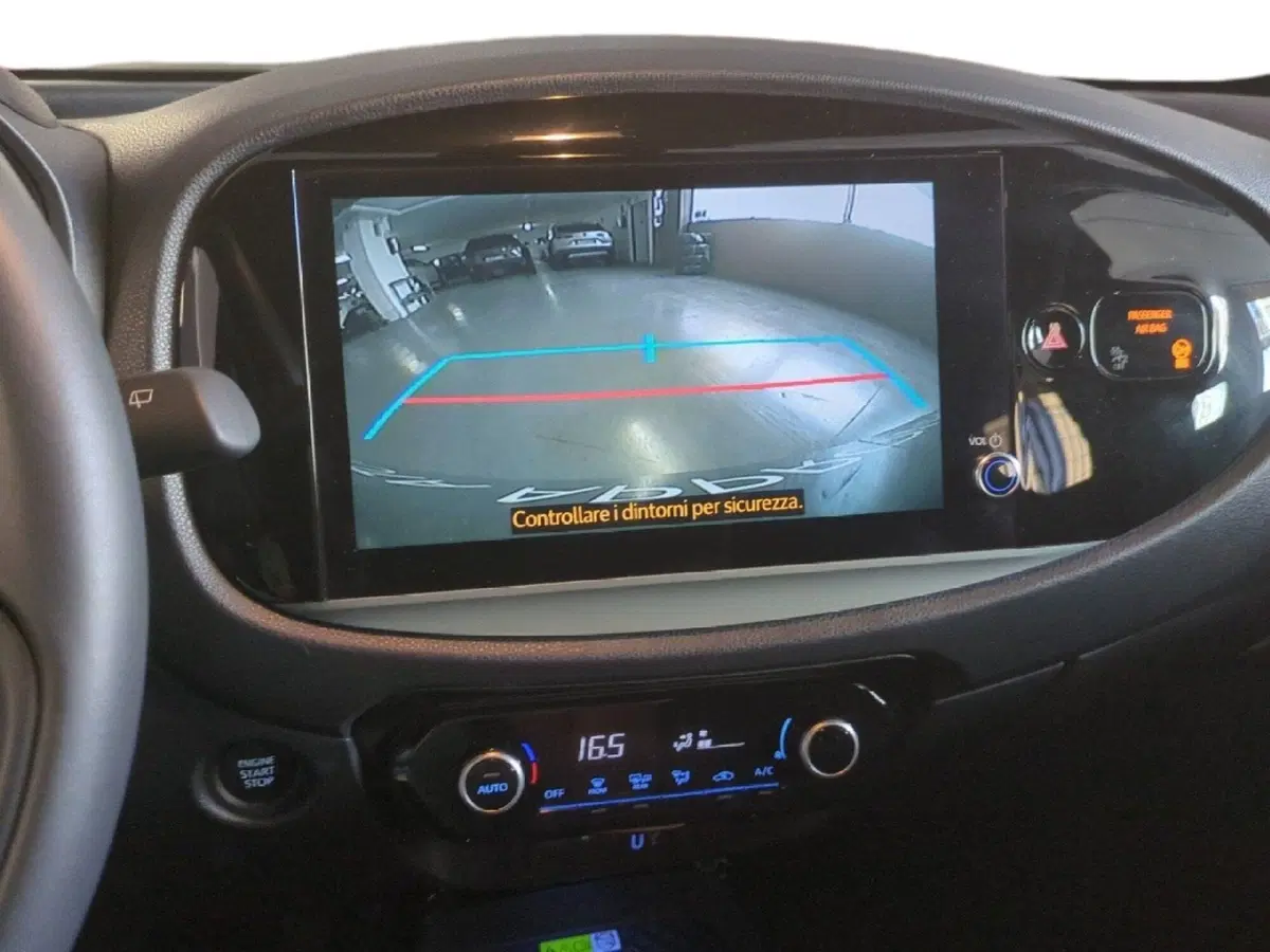 Toyota Aygo X usata a Milano (16)