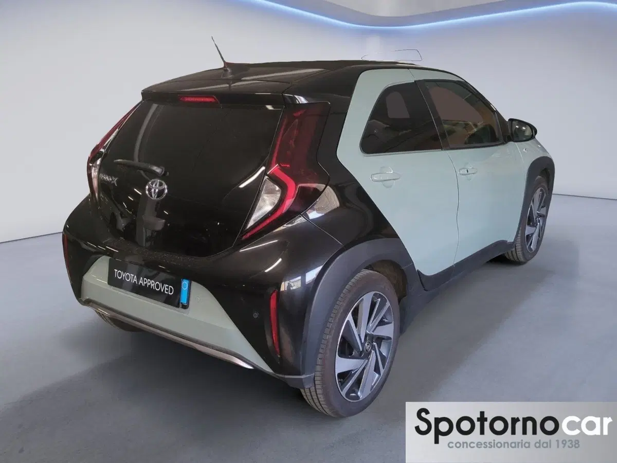 Toyota Aygo X usata a Milano (6)