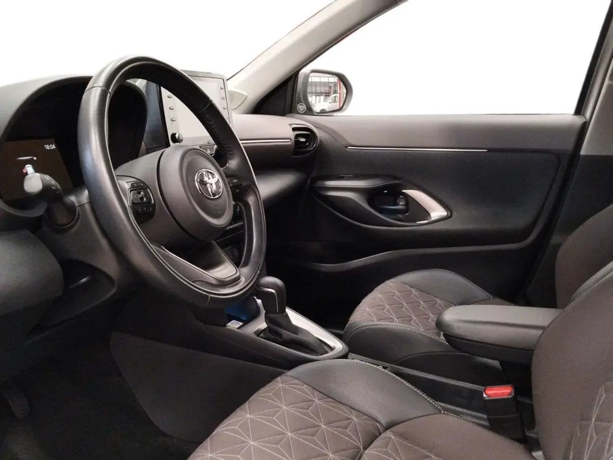 Toyota Yaris Cross usata a Roma (7)