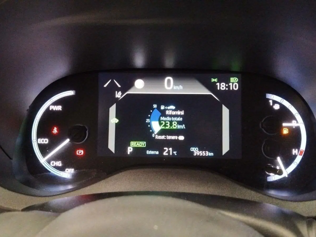 Toyota Yaris Cross usata a Roma (9)