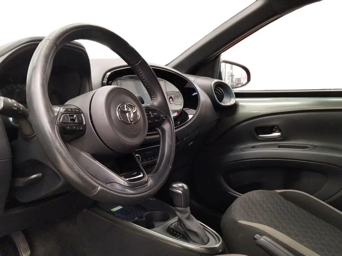 Toyota Aygo X usata a Roma (6)