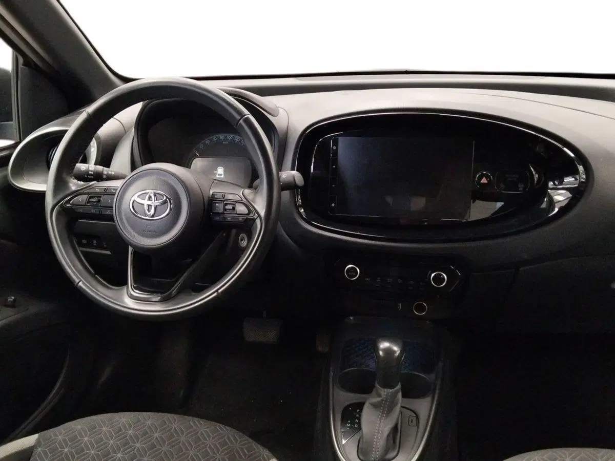 Toyota Aygo X usata a Roma (7)