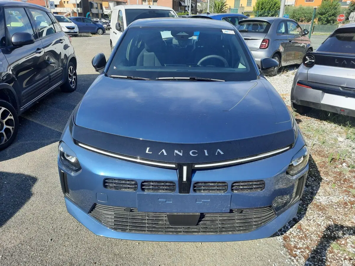 Lancia Ypsilon nuova a La Spezia (2)
