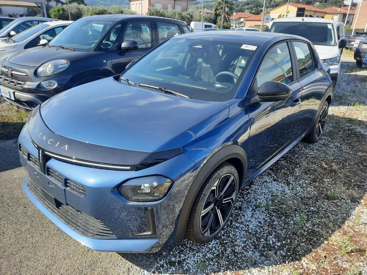 Lancia Ypsilon nuova a La Spezia (3)