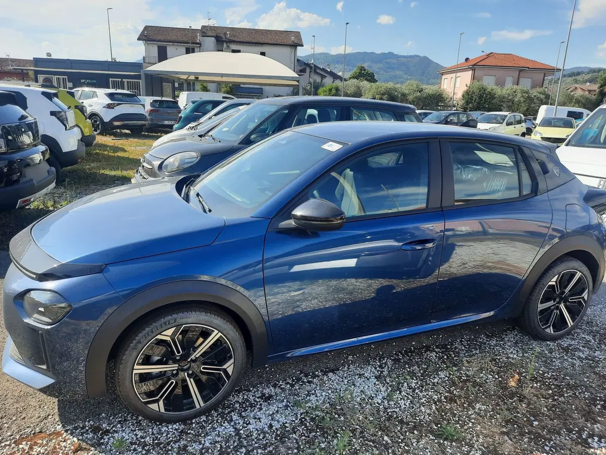 Lancia Ypsilon nuova a La Spezia (4)