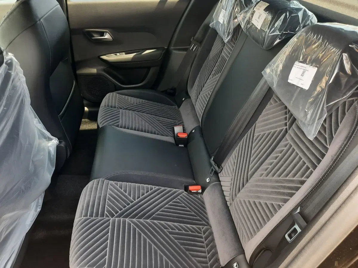 Lancia Ypsilon nuova a La Spezia (13)