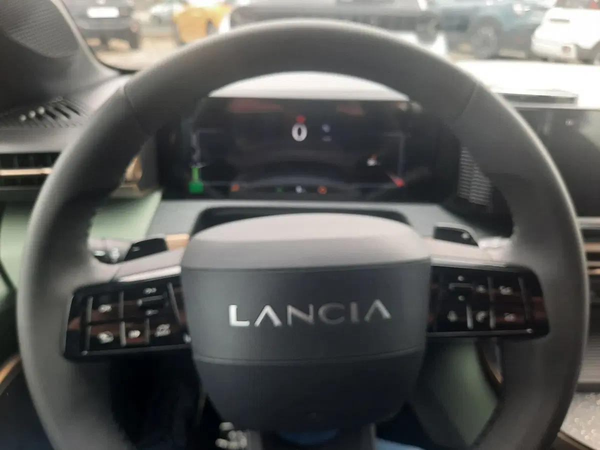 Lancia Ypsilon nuova a La Spezia (11)