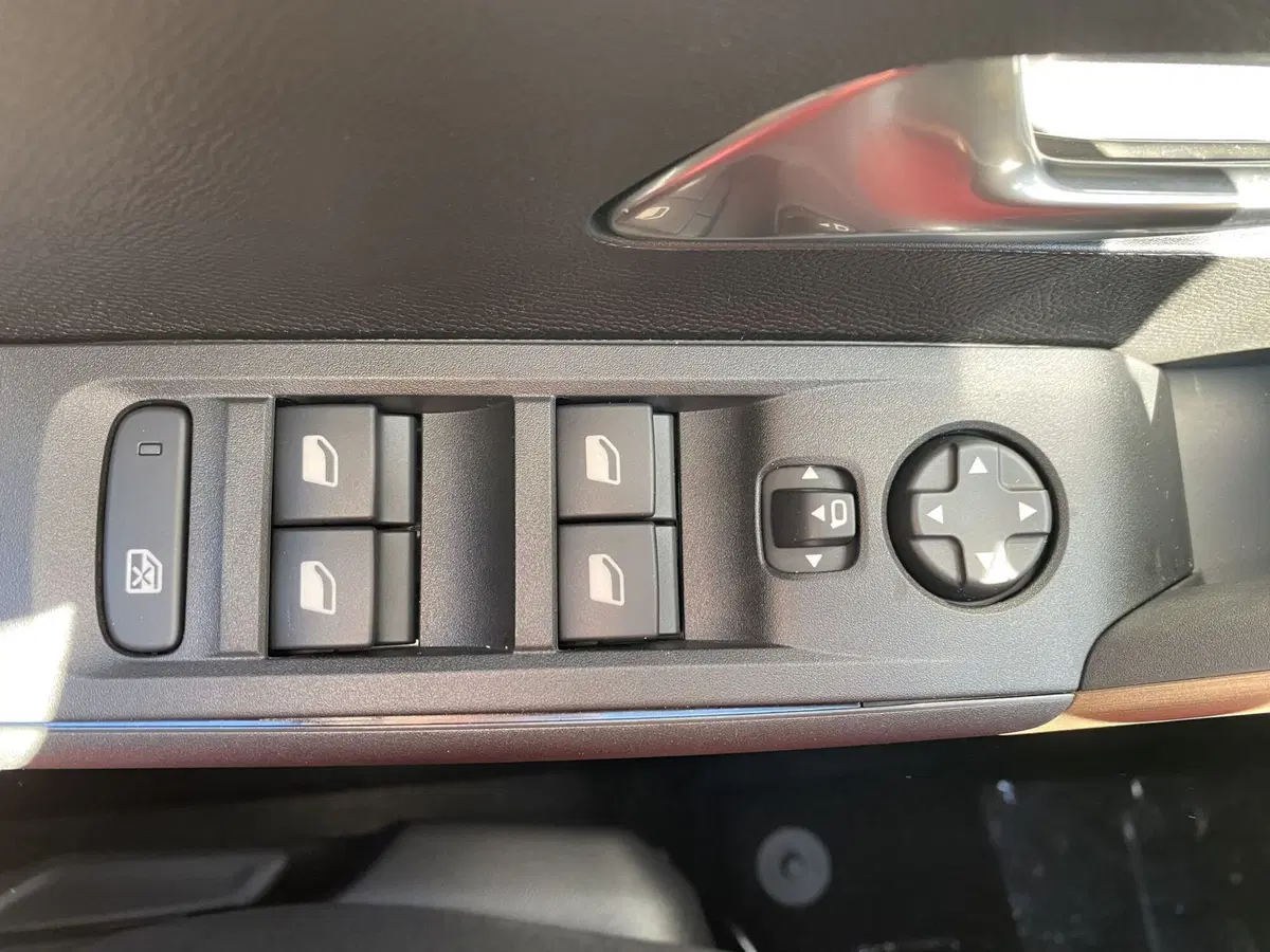 Lancia Ypsilon nuova a La Spezia (19)