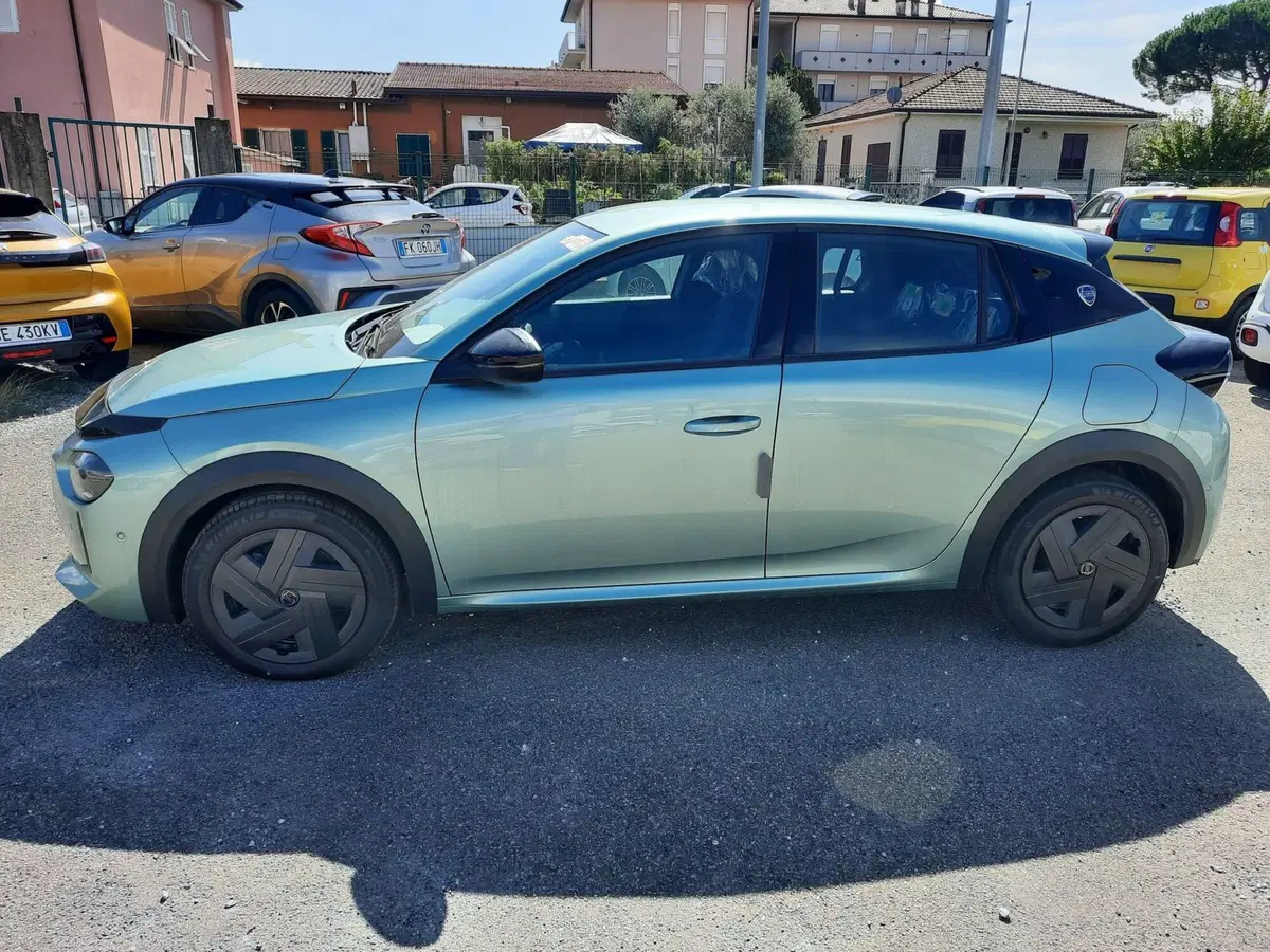 Lancia Ypsilon nuova a La Spezia (4)