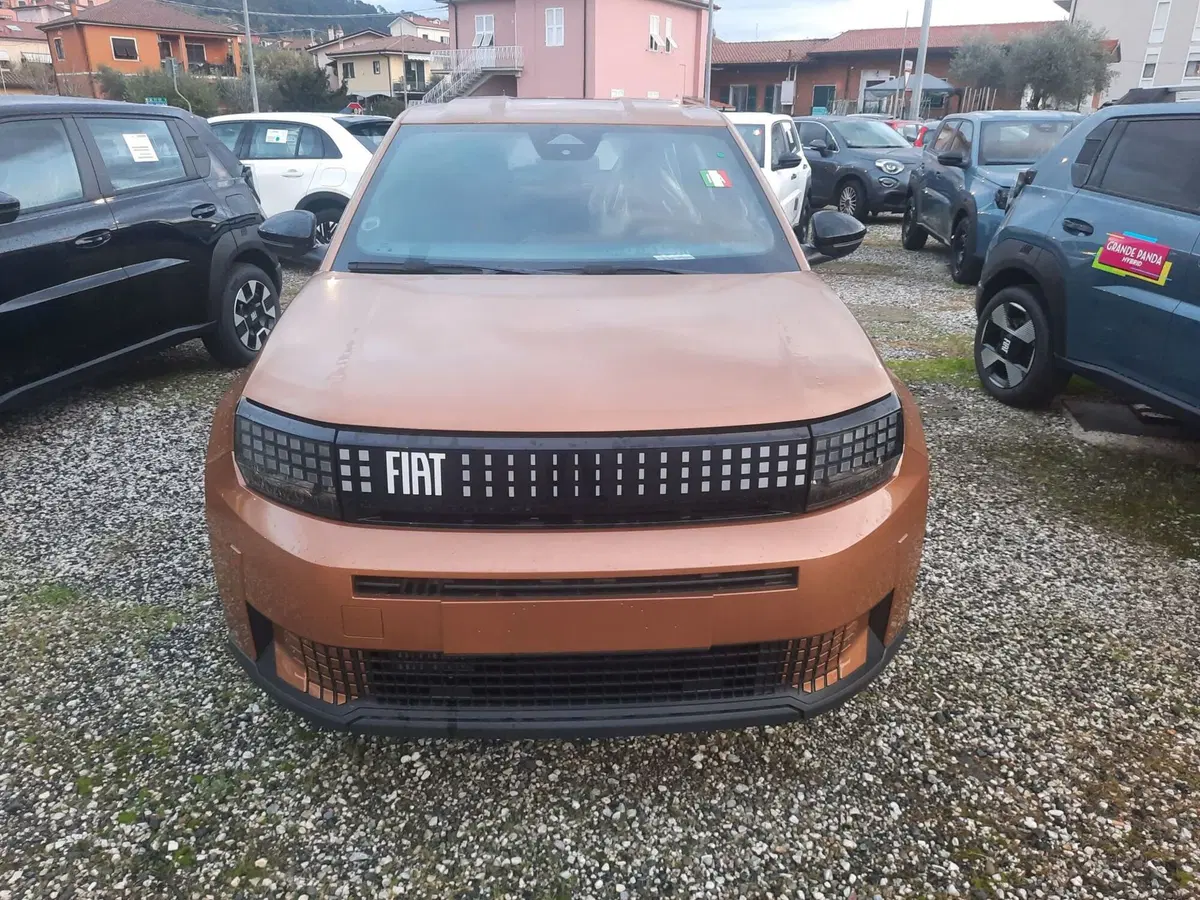 Fiat Grande Panda nuova a La Spezia (2)